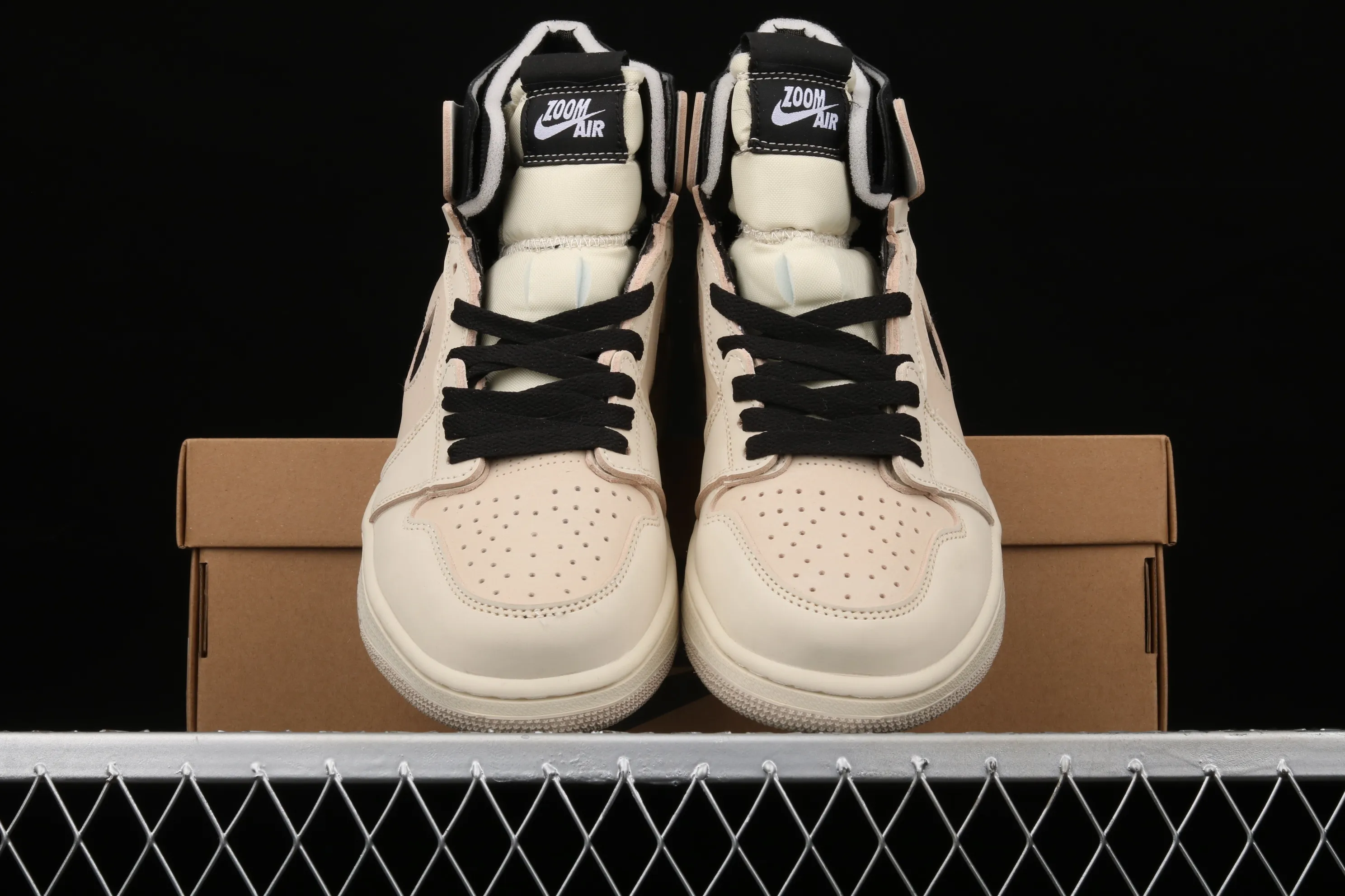 All categories Air Jordan Jordan series basketball shoes Air Jordan 1 High Z version Air Jordan 1 Zoom CMFT "Summit White" AJ1 Joe 1 Pearl Milk Tea Off-White CT0979-100